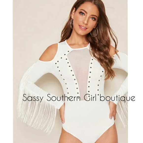🆕⭐ Boho White long sleeve fringe bodysuit - Picture 2 of 10